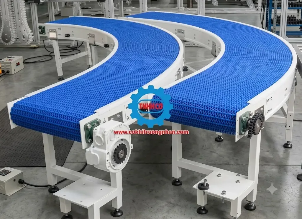 Băng tải cong xích nhựa